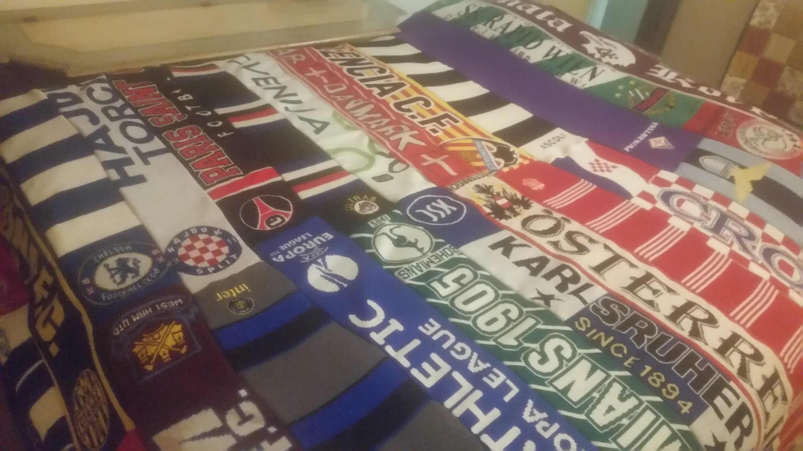 Coperta di sciarpe