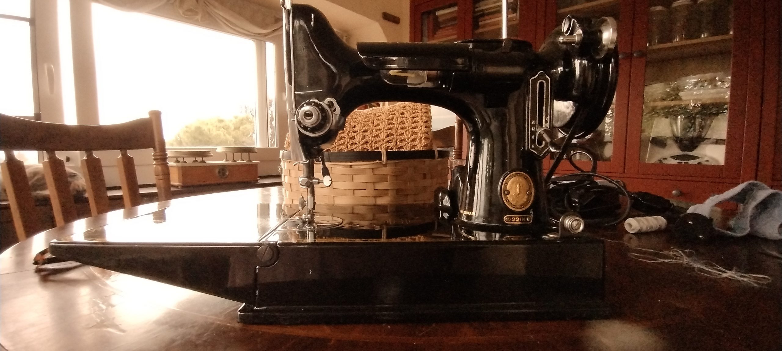 Singer Featherweight 221K